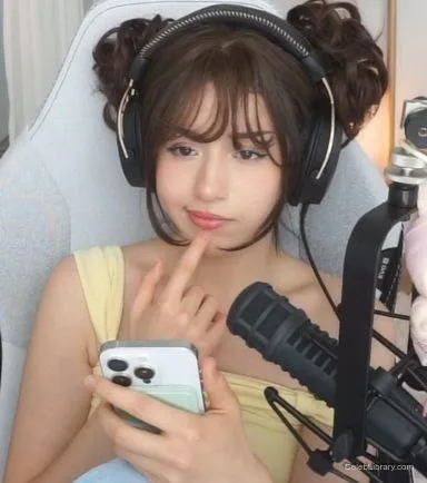 Pokimane photo 14 of 3752