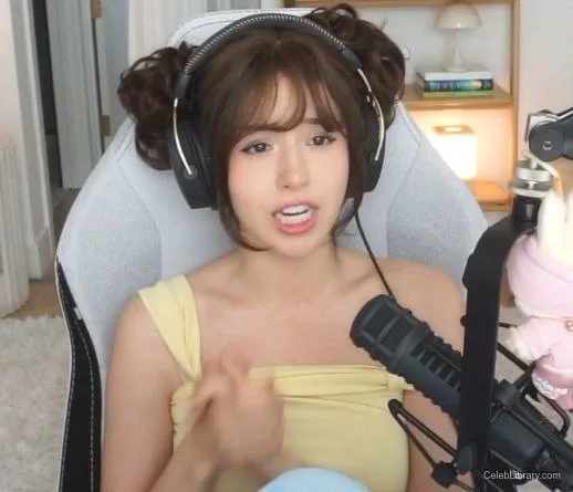 Pokimane photo 20 of 3752