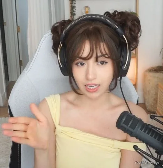 Pokimane photo 6 of 3752