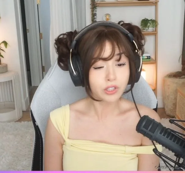 Pokimane photo 9 of 3752