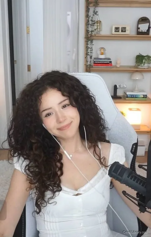 Pokimane photo 14 of 3752