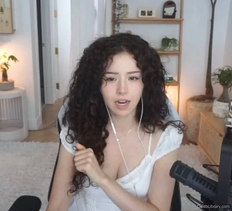 Pokimane photo 24 of 3752