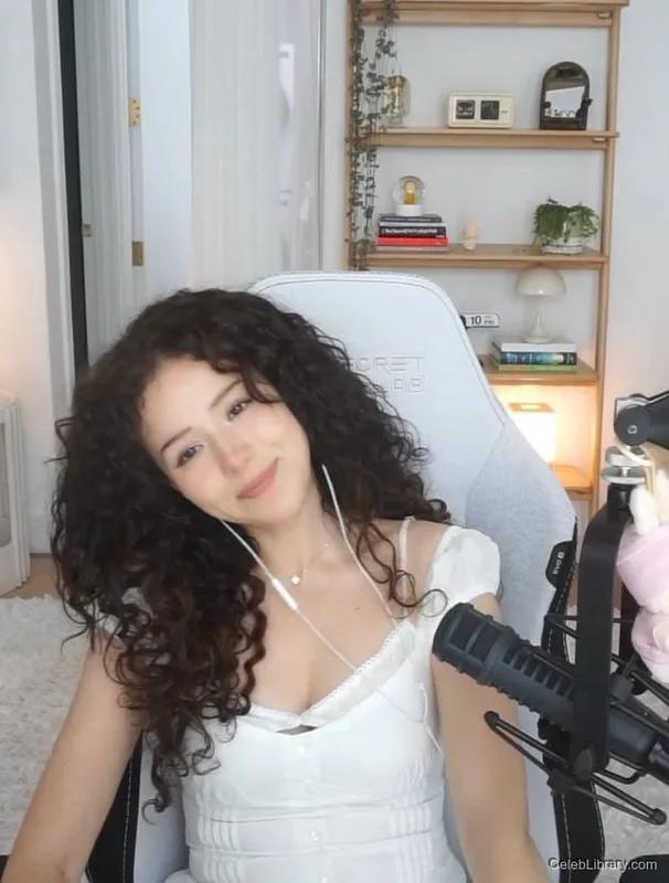 Pokimane photo 7 of 3752
