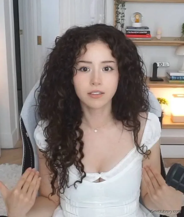 Pokimane photo 10 of 3752