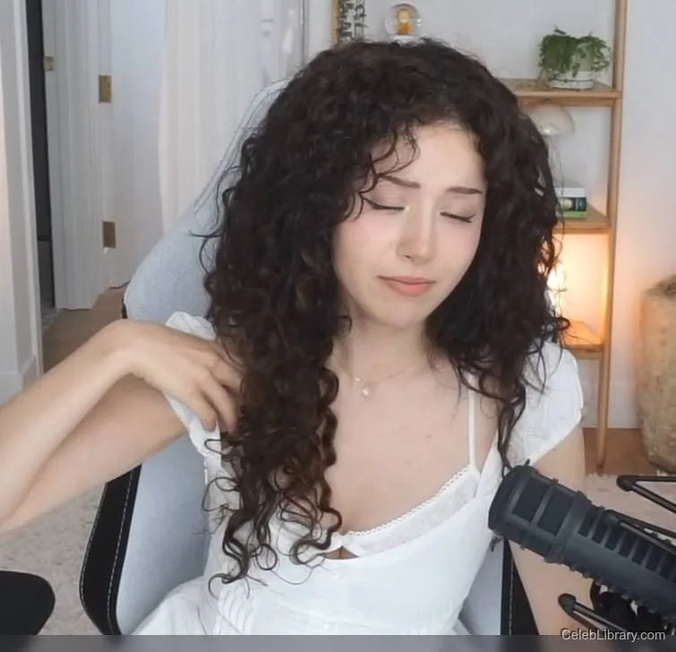 Pokimane photo 12 of 3752
