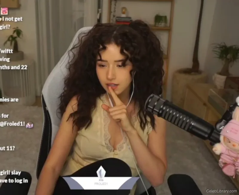 Pokimane photo 16 of 3752