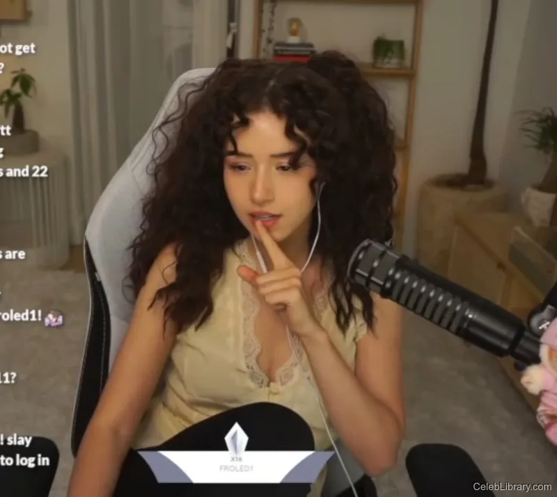 Pokimane photo 17 of 3752