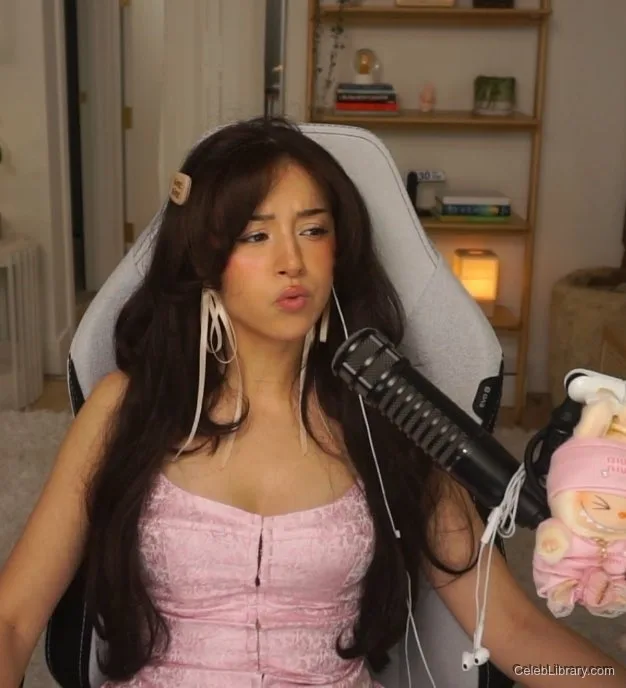 Pokimane photo 12 of 3752