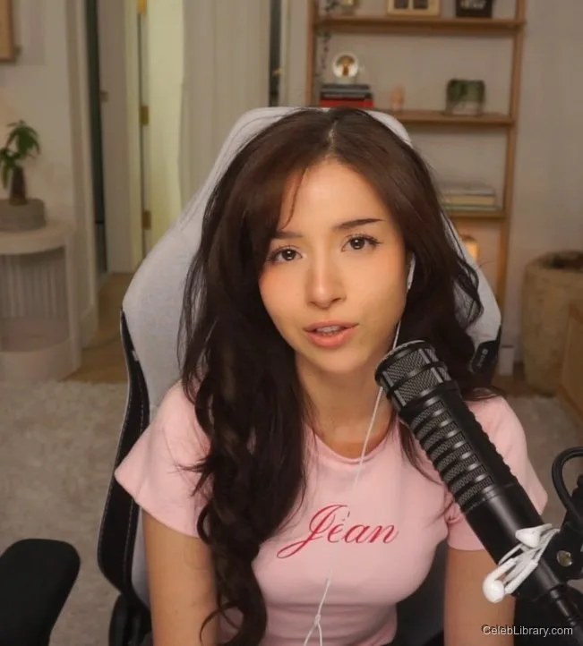 Pokimane photo 17 of 3752