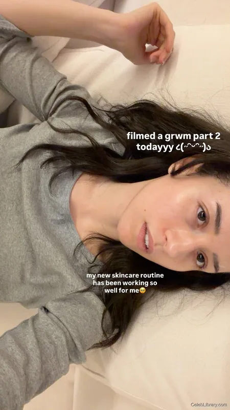 Pokimane photo 19 of 3752