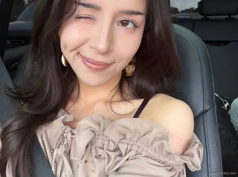 Pokimane photo 3 of 3752