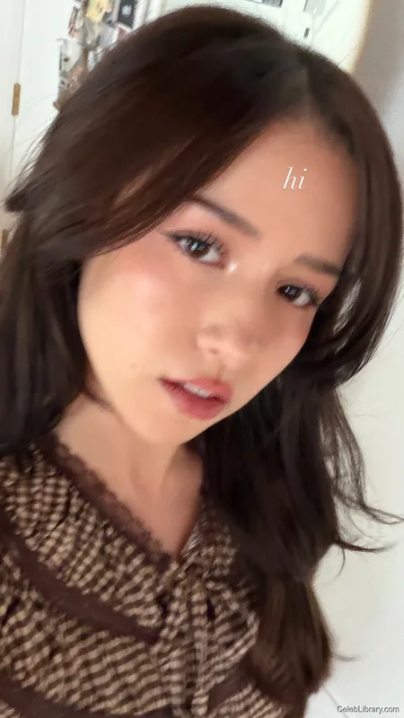 Pokimane photo 19 of 3752