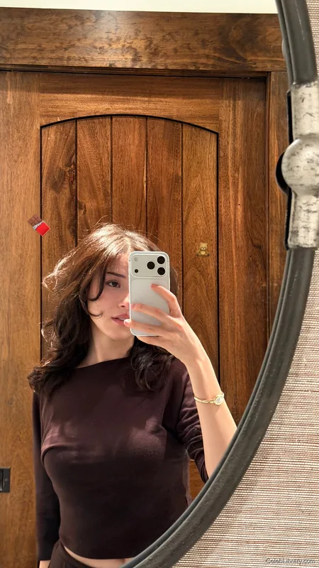Pokimane photo 22 of 3752