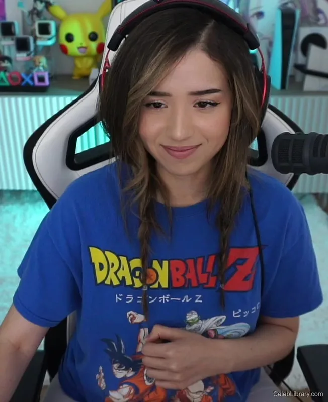 Pokimane photo 4 of 3752