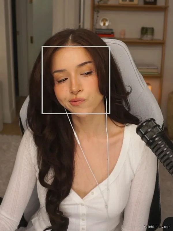 Pokimane photo 23 of 3752