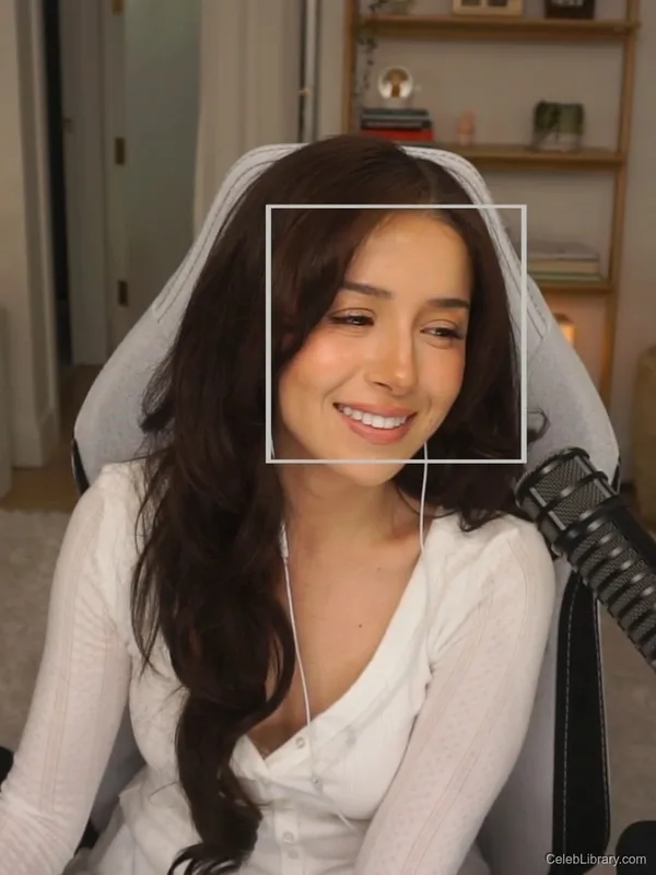 Pokimane photo 2 of 3752