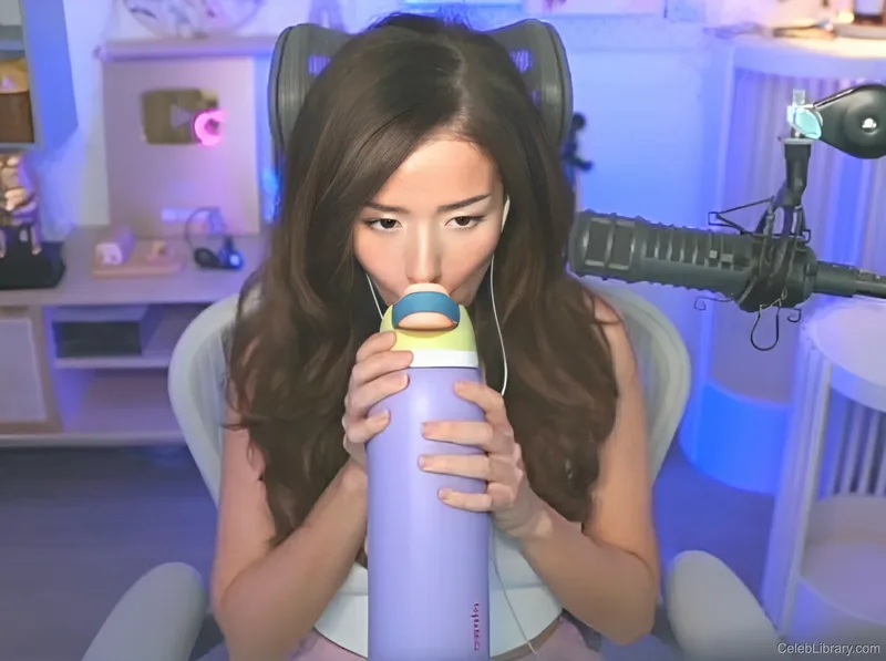 Pokimane photo 20 of 3752
