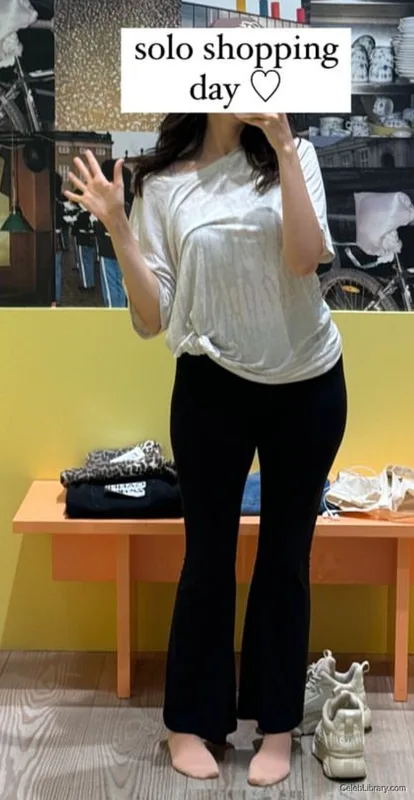 Pokimane photo 23 of 3752