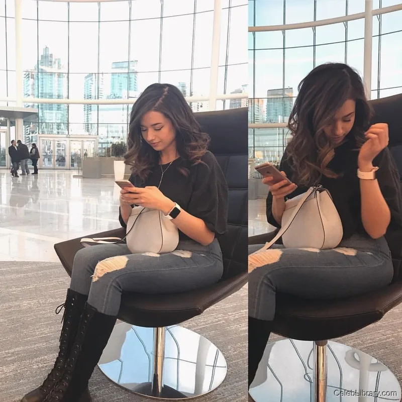 Pokimane photo 22 of 3752