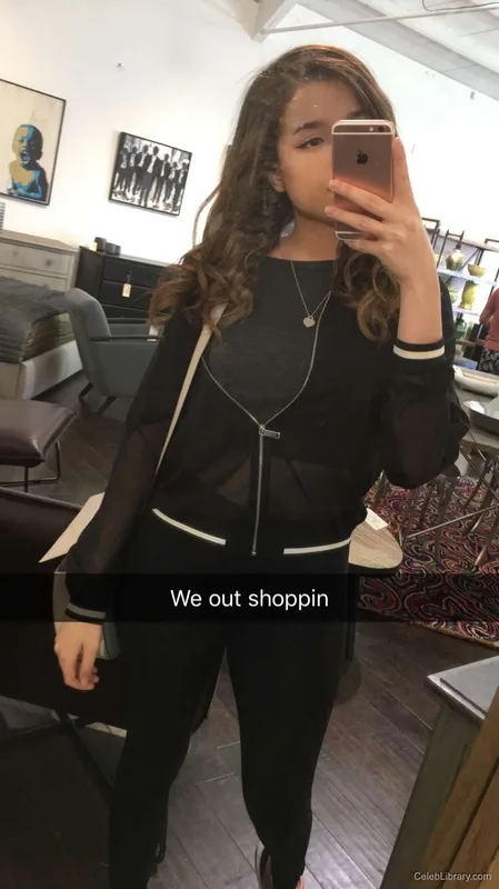 Pokimane photo 9 of 3752