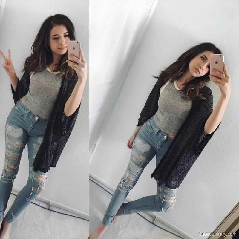 Pokimane photo 10 of 3752