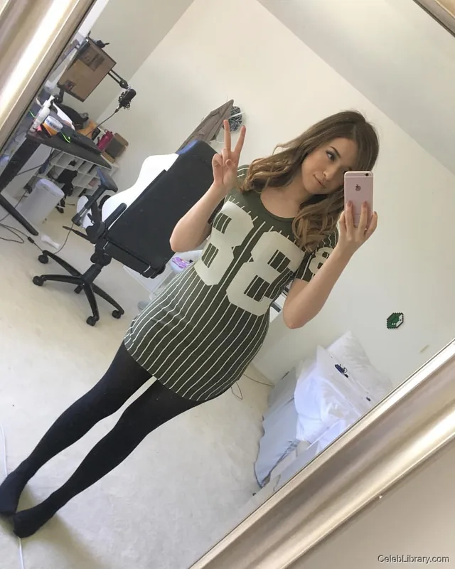 Pokimane photo 12 of 3752
