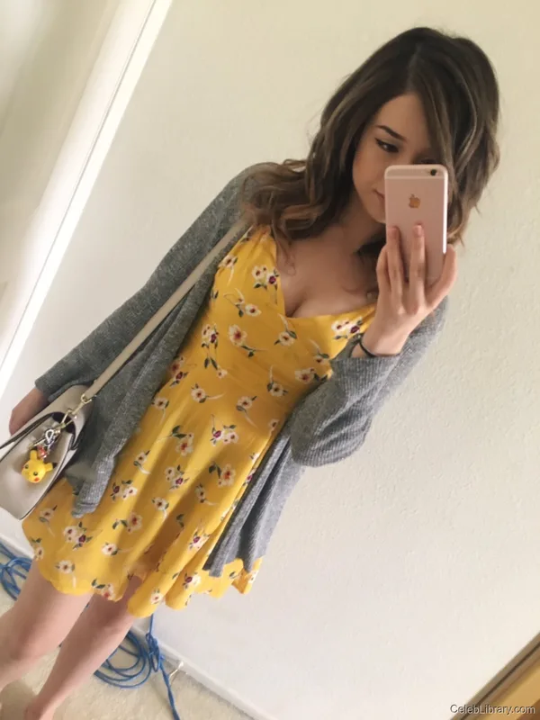 Pokimane photo 15 of 3752