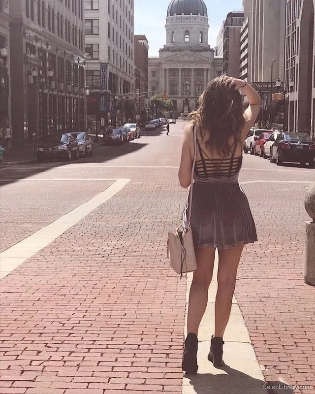 Pokimane photo 20 of 3752