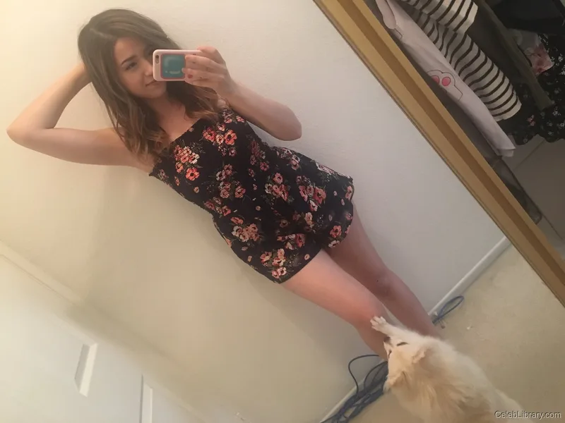 Pokimane photo 21 of 3752