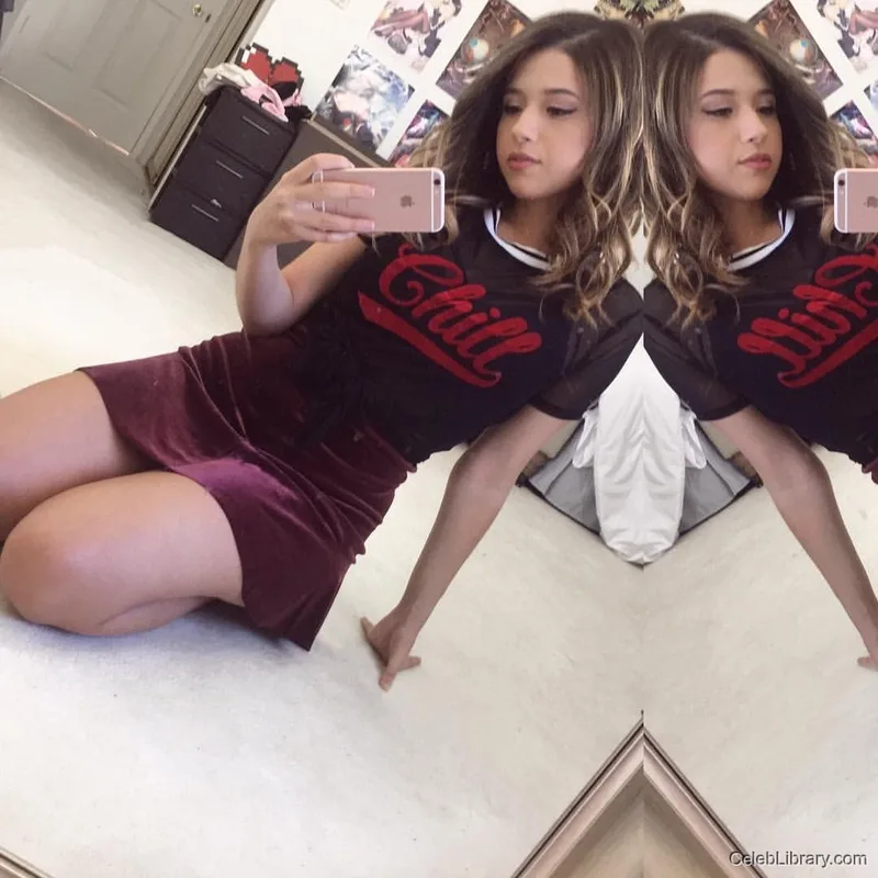 Pokimane photo 6 of 3752