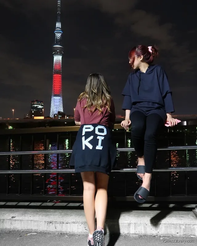 Pokimane photo 21 of 3752