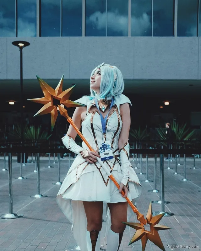 Pokimane photo 2 of 3752