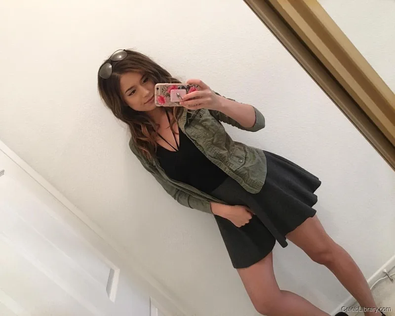 Pokimane photo 3 of 3752