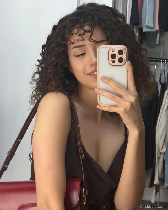 Pokimane photo 17 of 3752