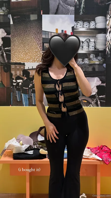 Pokimane photo 12 of 3752