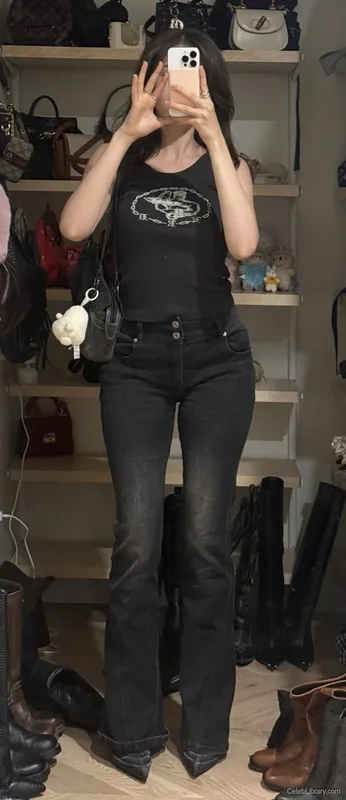 Pokimane photo 3 of 3752