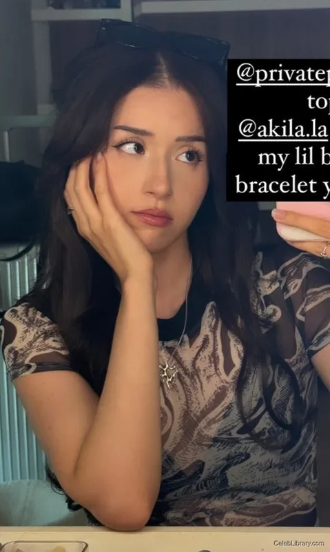 Pokimane photo 23 of 3752