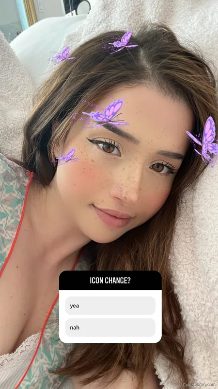 Pokimane photo 13 of 3752