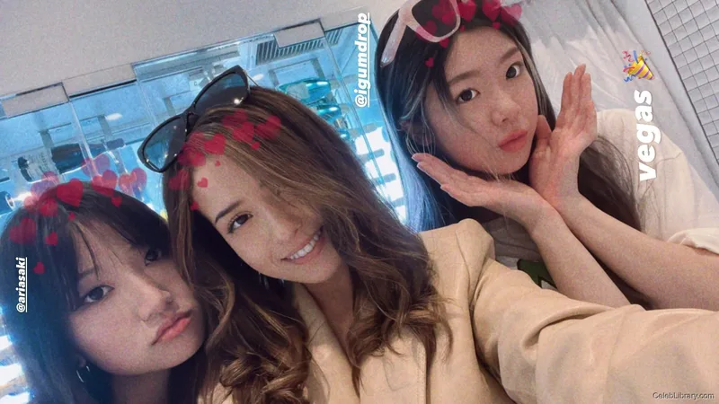 Pokimane photo 18 of 3752