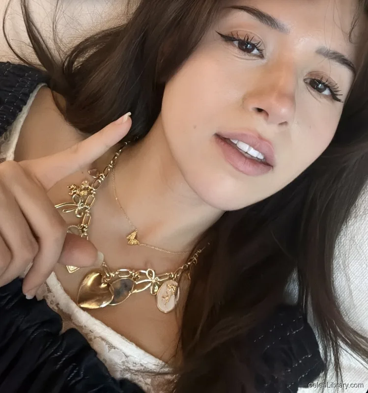 Pokimane photo 10 of 3752