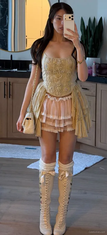 Pokimane photo 16 of 3752