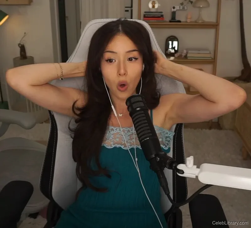 Pokimane photo 19 of 3752