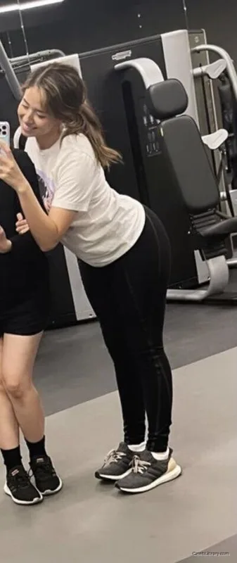 Pokimane photo 23 of 3752