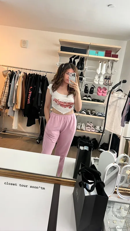 Pokimane photo 4 of 3752
