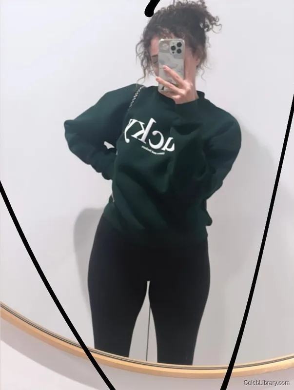 Pokimane photo 8 of 3752