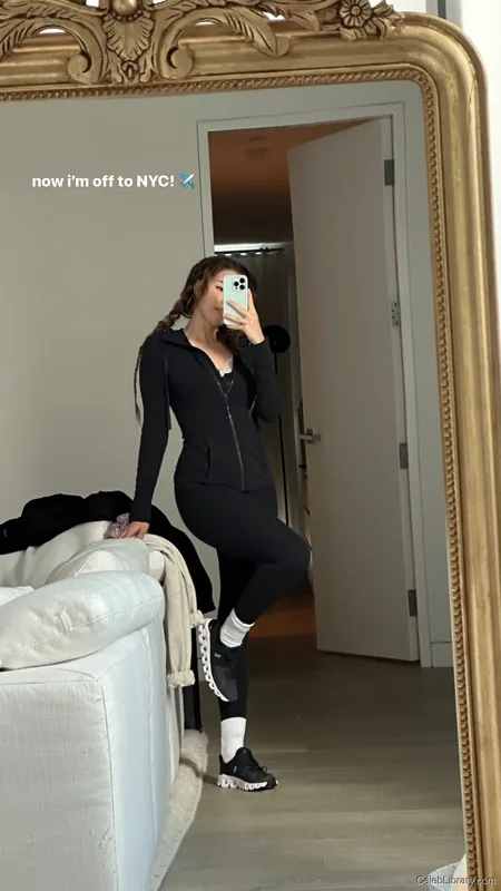 Pokimane photo 14 of 3752