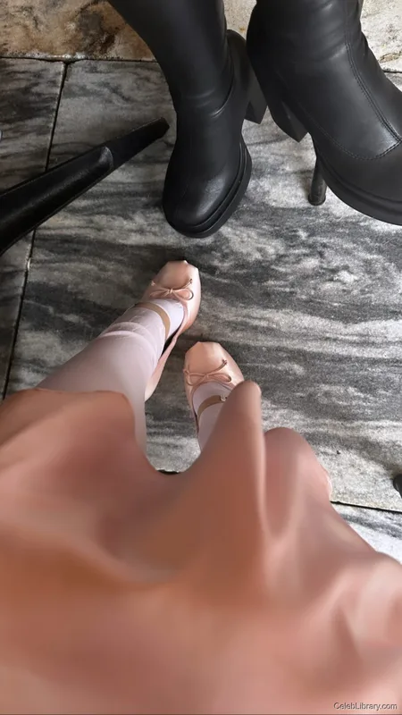 Pokimane photo 19 of 3752