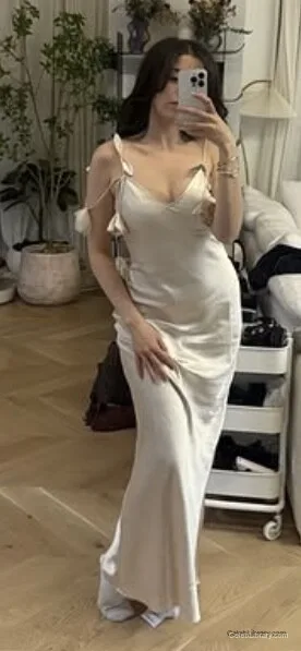 Pokimane photo 15 of 3752