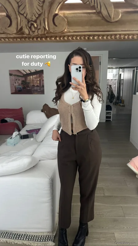 Pokimane photo 18 of 3752