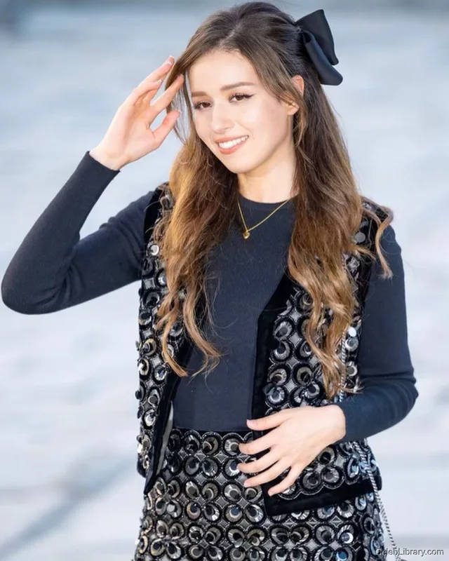 Pokimane photo 21 of 3752